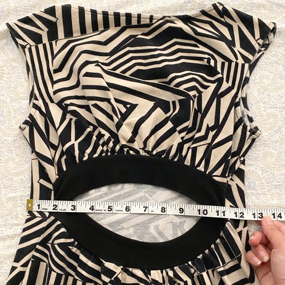 Geometric high low dress - Picture 4 of 5